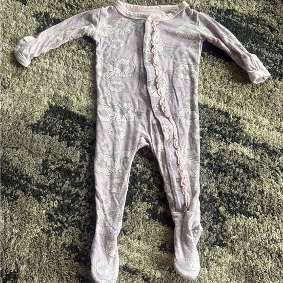 Kickee Pants 3/6 Floral Bamboo Footie - Picture 1 of 1